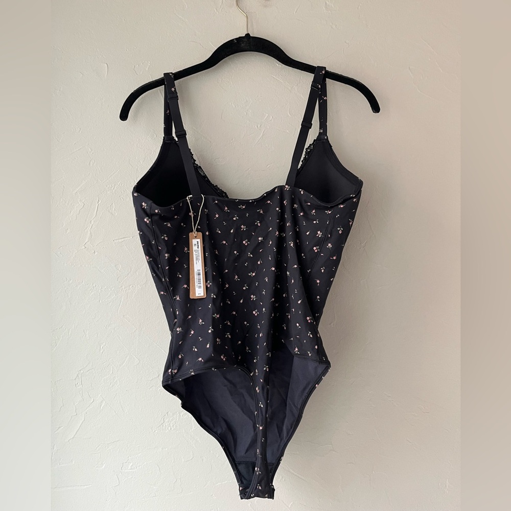 🖤SKIMS FITS EVERYBODY LACE PUSH UP THONG BODYSUIT ONYX ROSEBUD PRINT L - Picture 2 of 6